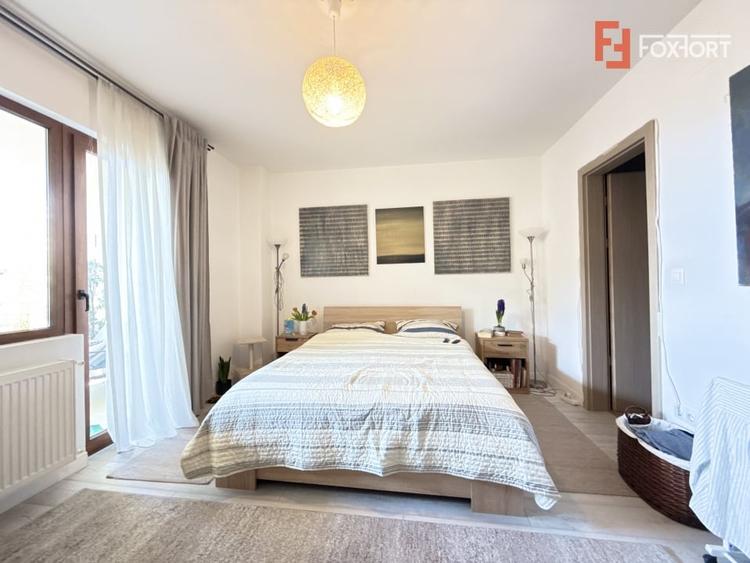 Apartament cu 3 camere decomandat, mobilat în Torontalului