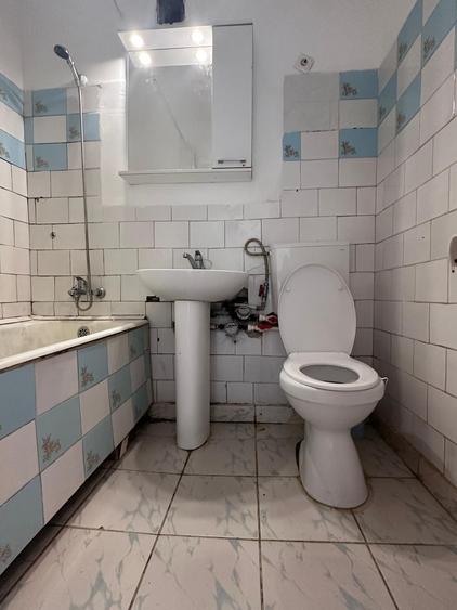 Apartament cu 3 camere decomandat în Drumul Taberei