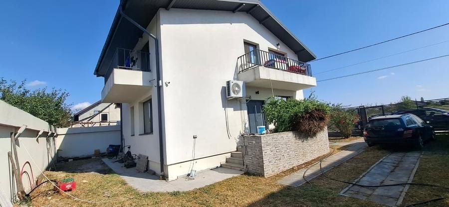 Casă cu 5 camere cu Teren 215 Mp în Mogoșoaia