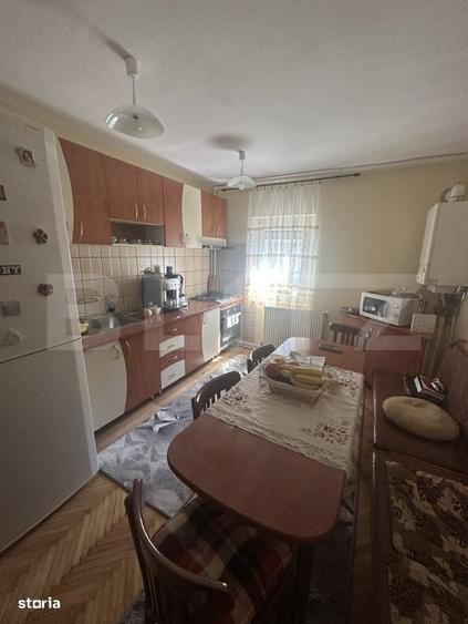 Apartament cu 3 camere decomandat în Micro 16