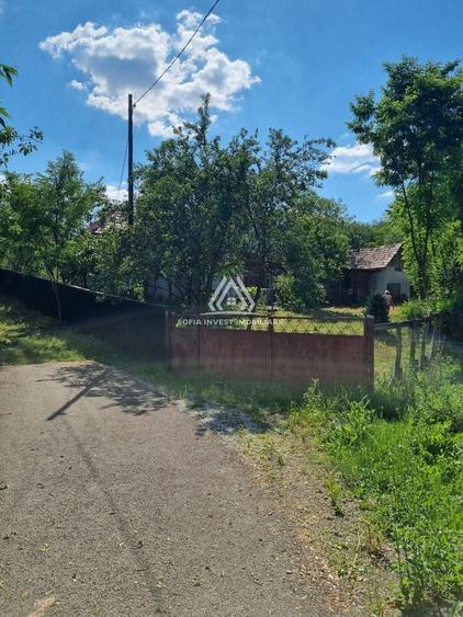 Casă individuală cu 3 camere cu Canalizare în Sâmboleni