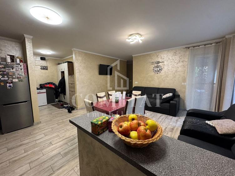 Apartament cu 4 camere semidecomandat, mobilat în Florești