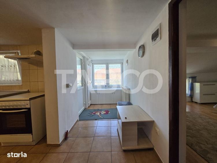 Apartament cu 2 camere decomandat în Lupeni