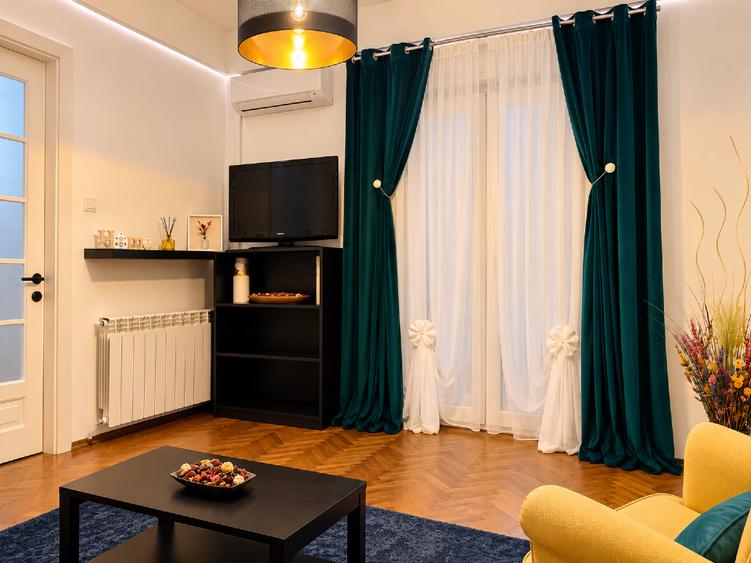 Apartament cu 2 camere semidecomandat, mobilat în Unirii
