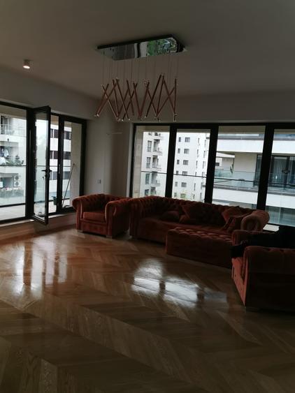 Apartament cu 3 camere decomandat în Voluntari