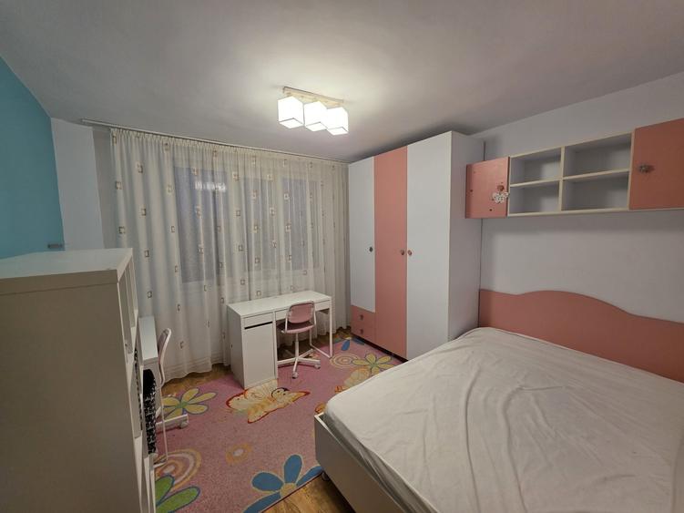 Apartament cu 3 camere decomandat în Copou