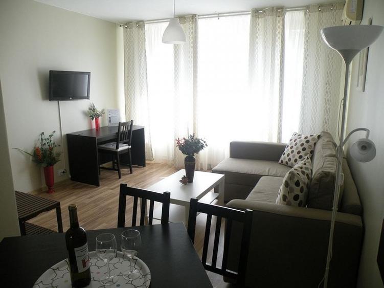 Apartament cu 2 camere decomandat în Calea Victoriei