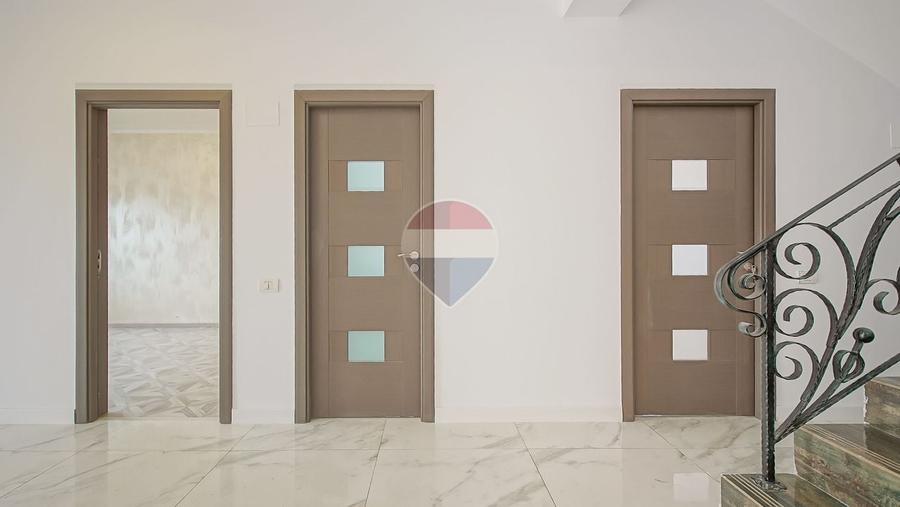 Casă individuală cu 5 camere cu Teren 400 Mp în Bunloc