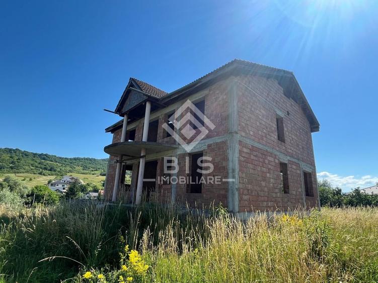 Casă individuală cu 4 camere cu Canalizare în Exterior Vest