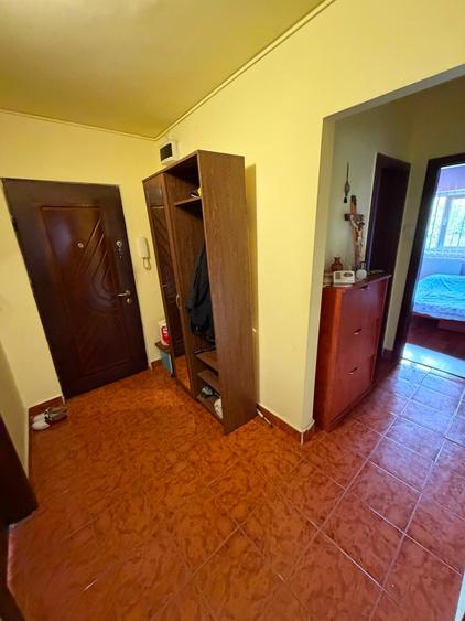 Apartament cu 3 camere decomandat în Aradului