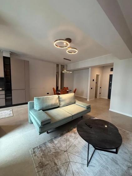 Apartament cu 2 camere, mobilat în Universitate