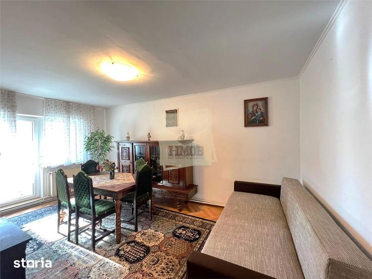 Apartament cu 3 camere decomandat, mobilat în Sub Arini
