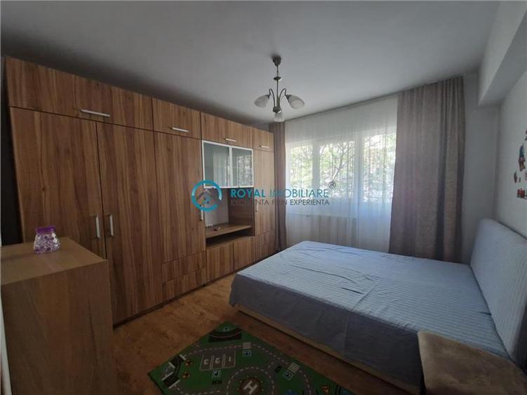 Apartament cu 2 camere decomandat, mobilat în Vest