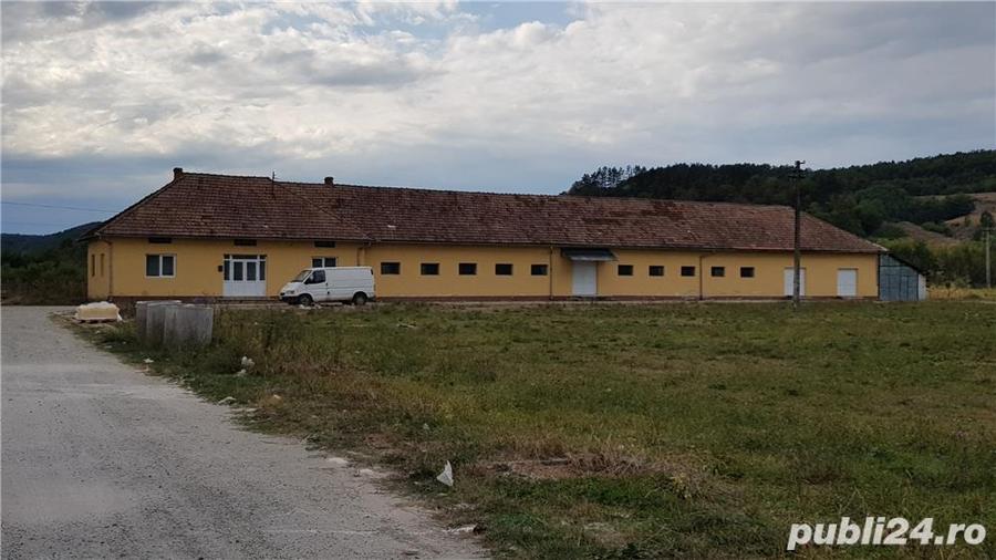 Spațiu comercial, de 600 mp, în Rișca