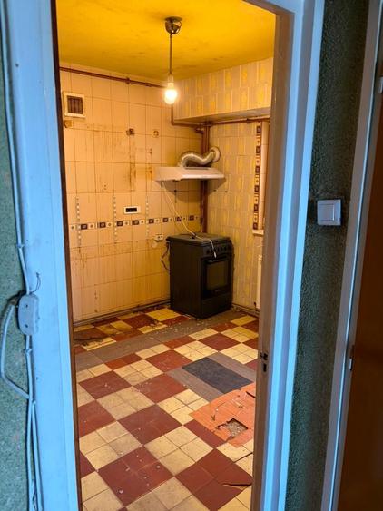 Apartament cu 4 camere decomandat în Lujerului