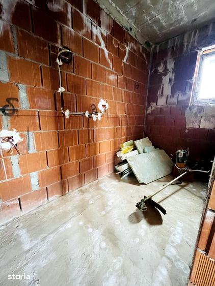 Casă cu 3 camere cu Teren 300 Mp în Sânmartin