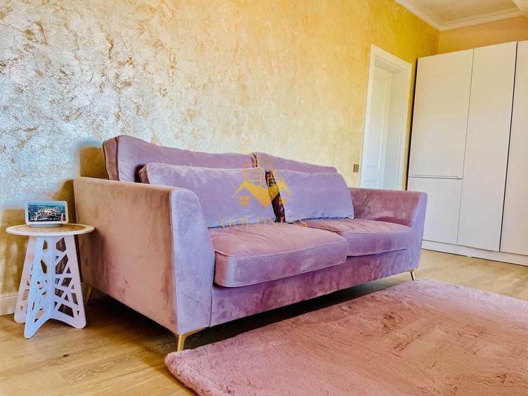 Apartament cu 3 camere semidecomandat, mobilat în Bună Ziua