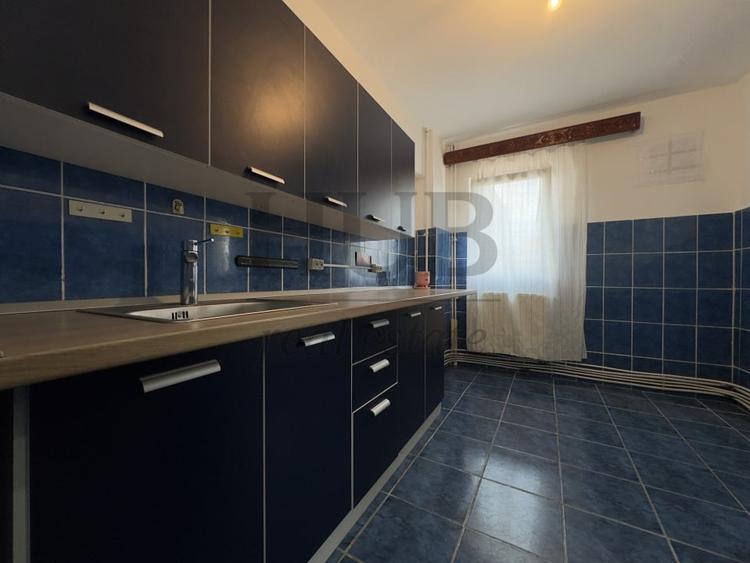 Apartament cu 3 camere decomandat, mobilat în Sud