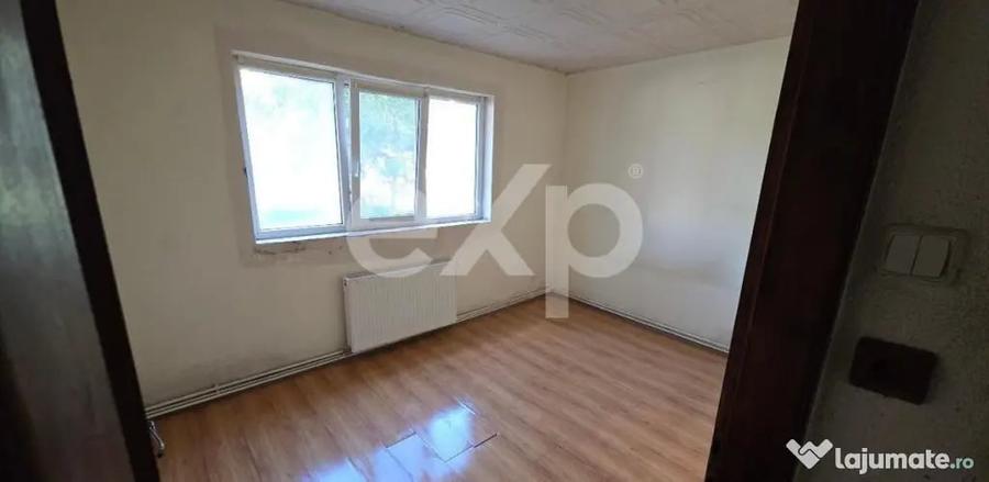 Apartament cu 2 camere semidecomandat în Micro 11