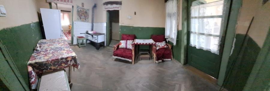 Casă cu 4 camere în Războieni-Cetate