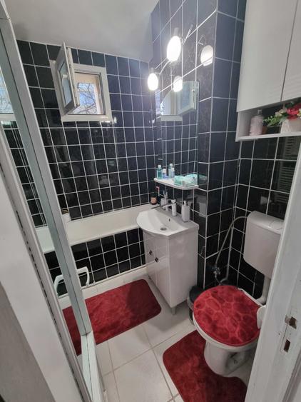 Apartament 3 camere - semidecomandat - etaj 1 - Micro 17 - 4