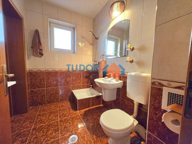 Vilă elegantă cu 5 dormitoare, grădină privată de 500 mp, terasă și garaj - 26