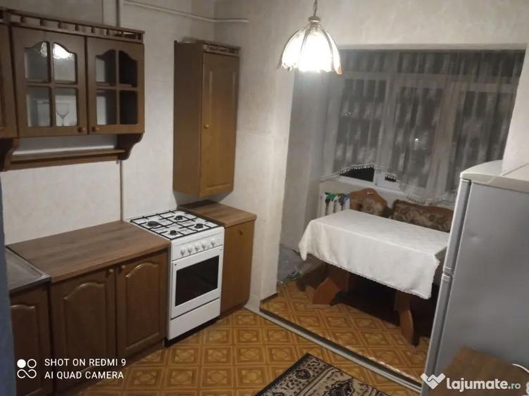 Apartament cu 2 camere decomandat în Parcul Carol