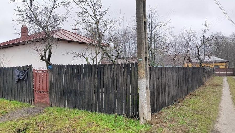 Casă cu 3 camere în Recea