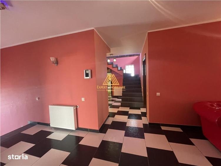 Casă cu 4 camere în Central