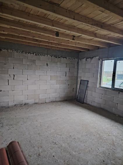 Casă cu 3 camere cu Teren 500 Mp în Șendreni