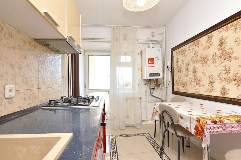 Apartament cu 3 camere decomandat, mobilat în Libertății