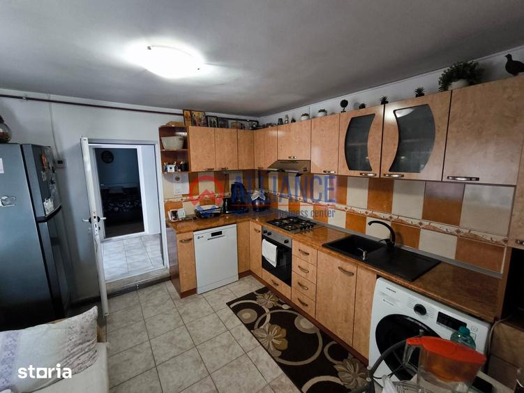 Casă cu 4 camere cu Teren 770 Mp în Viile Noi