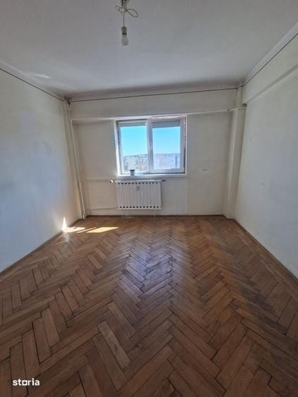 Apartament cu 4 camere decomandat în Lăpuș Argeș
