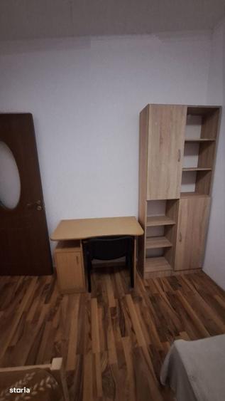 Apartament cu 3 camere în Sărărie