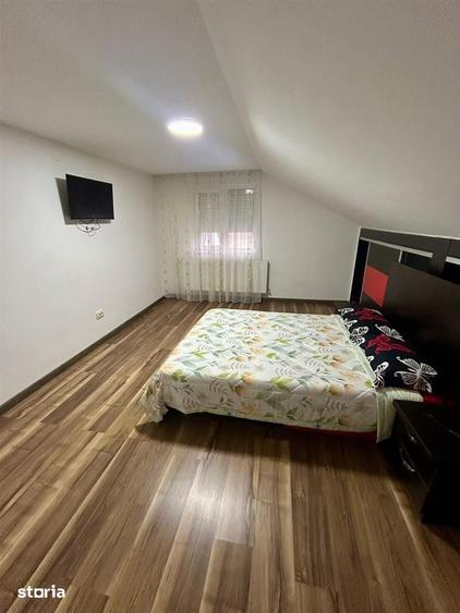 Casă cu 7 camere cu Teren 300 Mp în Sânmartin