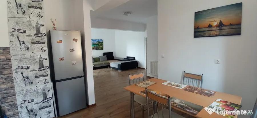 Apartament cu 4 camere decomandat în Sânmartin