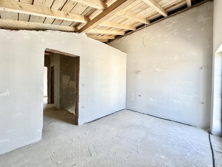Duplex cu 4 camere cu Canalizare în Moșnița Veche