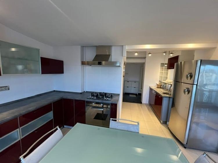 Apartament cu 4 camere decomandat în Unirii