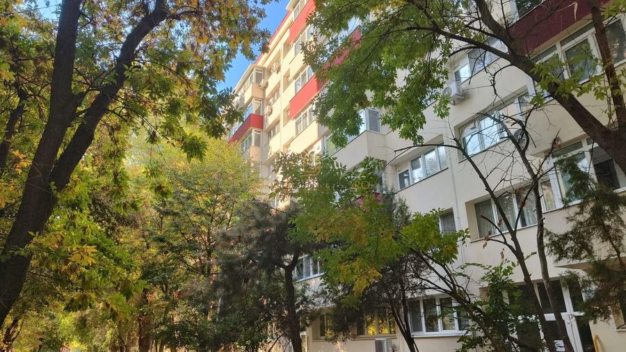 Apartament cu 2 camere decomandat în Berceni
