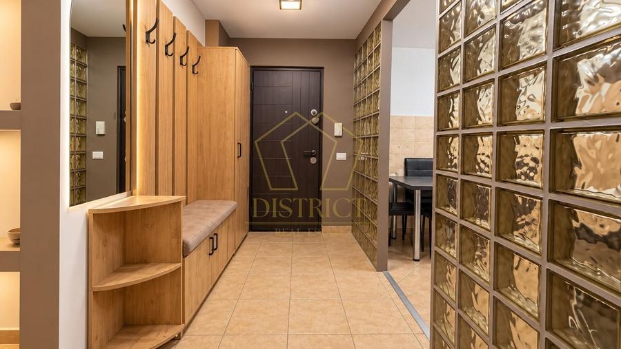 Apartament cu 4 camere decomandat, mobilat în Lipovei