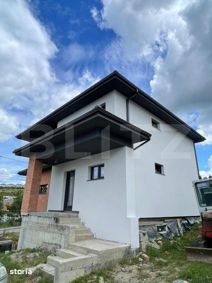 Casă cu 4 camere cu Teren 571 Mp în Central