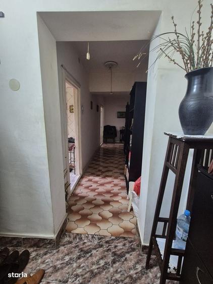 Apartament cu 3 camere decomandat în Calea București