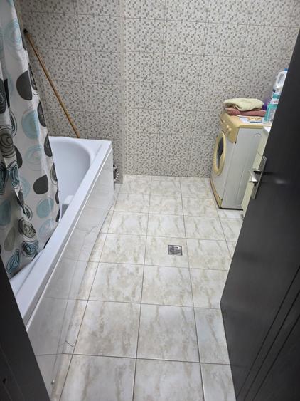Apartament cu 3 camere decomandat în Ostroveni