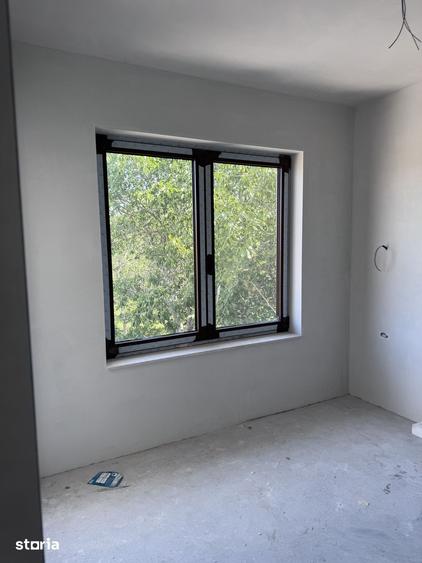 Casă cu 5 camere decomandat cu Teren 380 Mp în Giroc