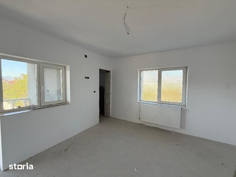 Casă cu 6 camere cu Teren 878 Mp în Cetate