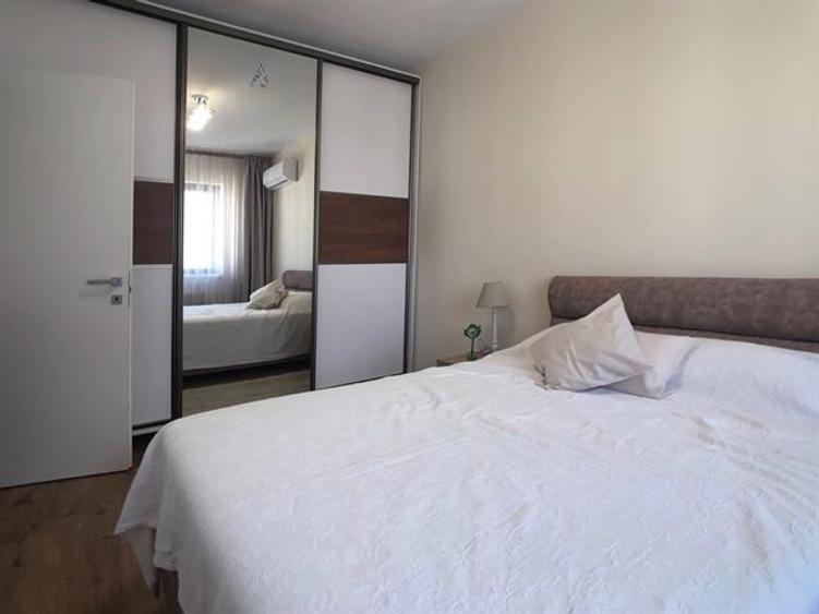 Apartament cu 2 camere decomandat, mobilat în Parcul Carol