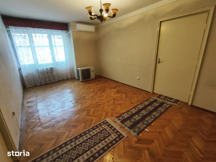 Apartament cu 2 camere semidecomandat în Tei