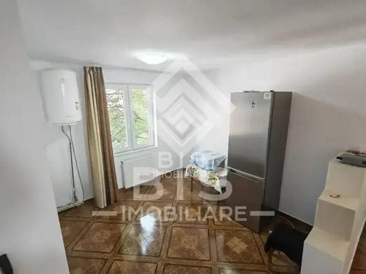 Apartament cu 4 camere decomandat în Independenței