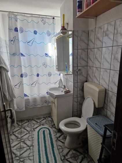 Apartament cu 2 camere decomandat în Precista
