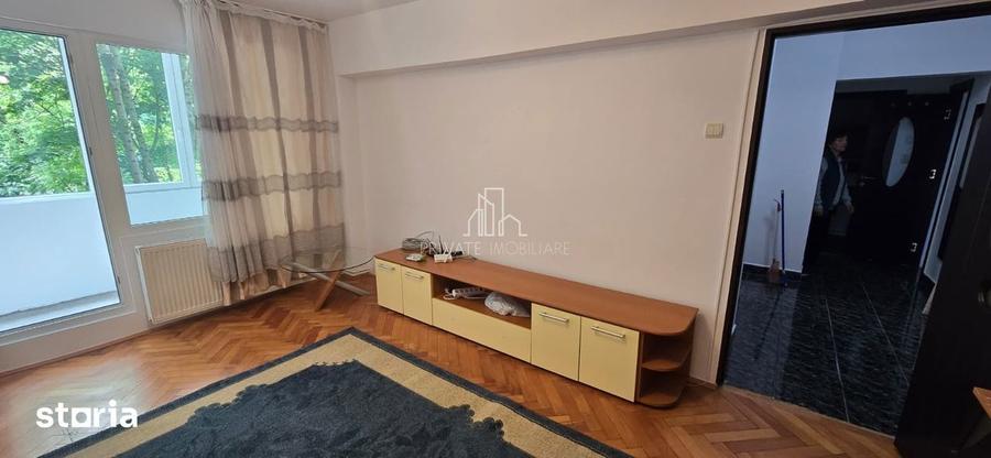 Apartament cu 2 camere decomandat în 22 Decembrie 1989
